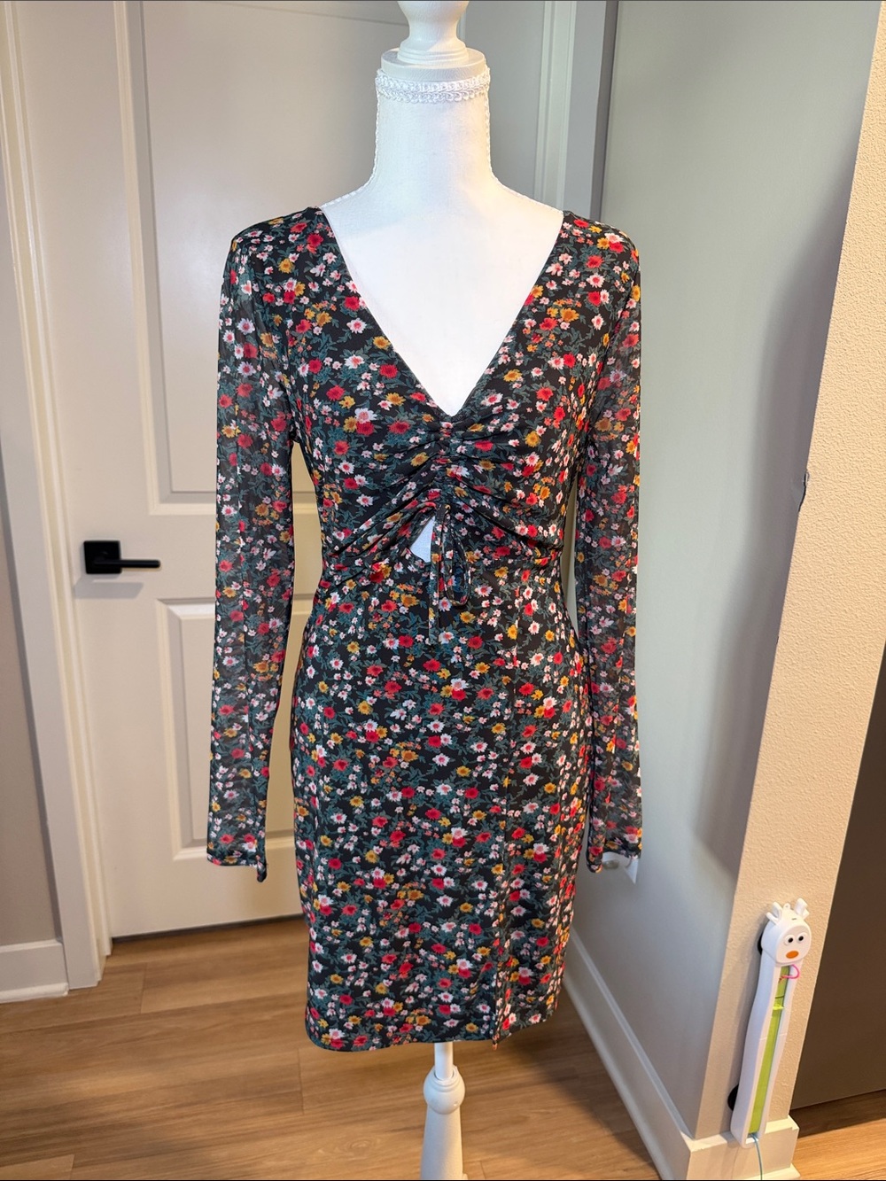 Long-Sleeve Floral Ruched Cutout Dress - Black Multicolor